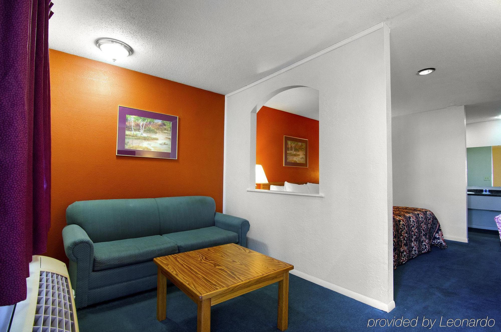 America'S Best Inn And Suites เอ็มโพเรีย ภายนอก รูปภาพ