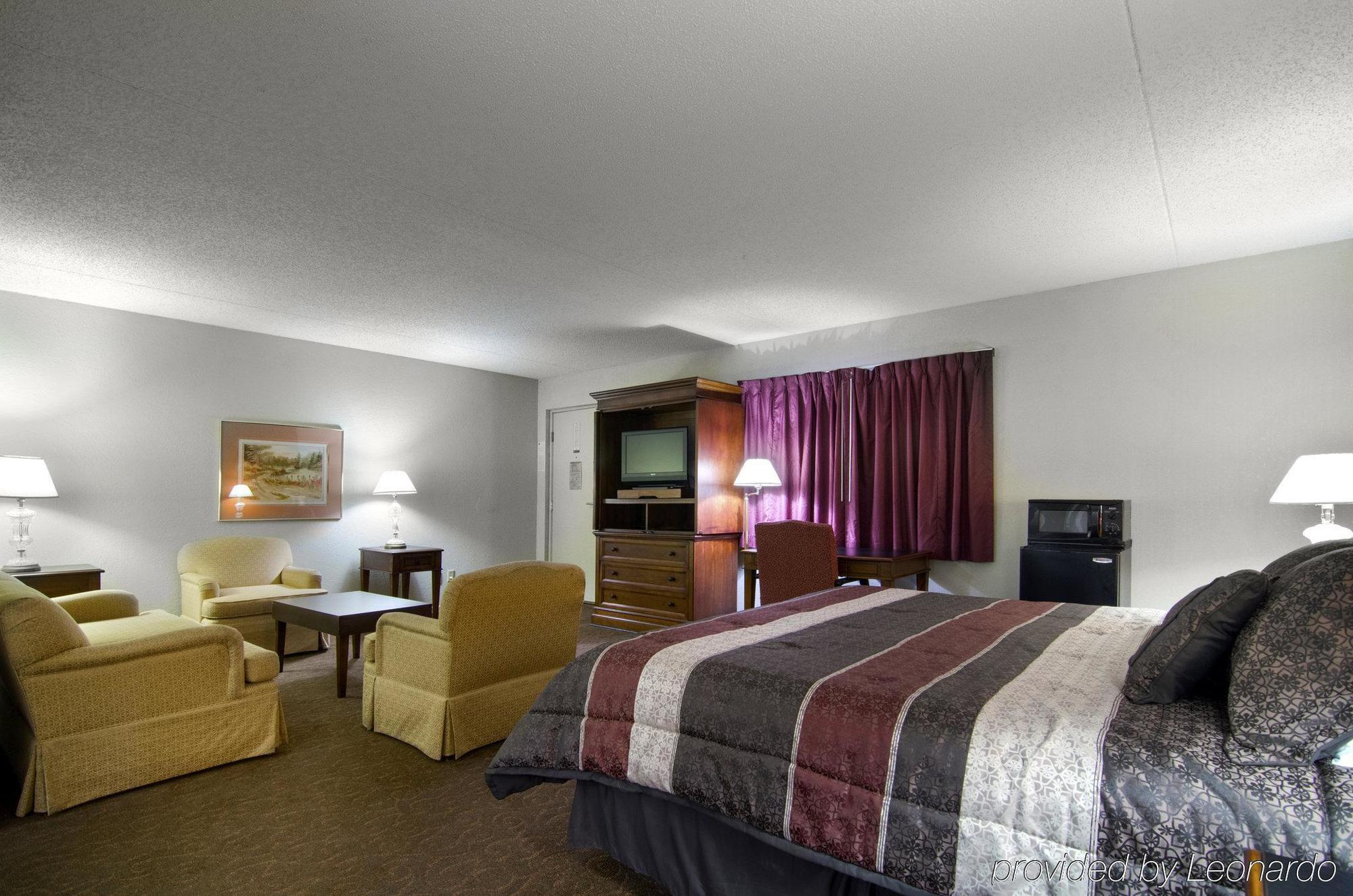 America'S Best Inn And Suites เอ็มโพเรีย ภายนอก รูปภาพ