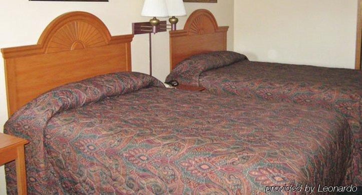 America'S Best Inn And Suites เอ็มโพเรีย ภายนอก รูปภาพ
